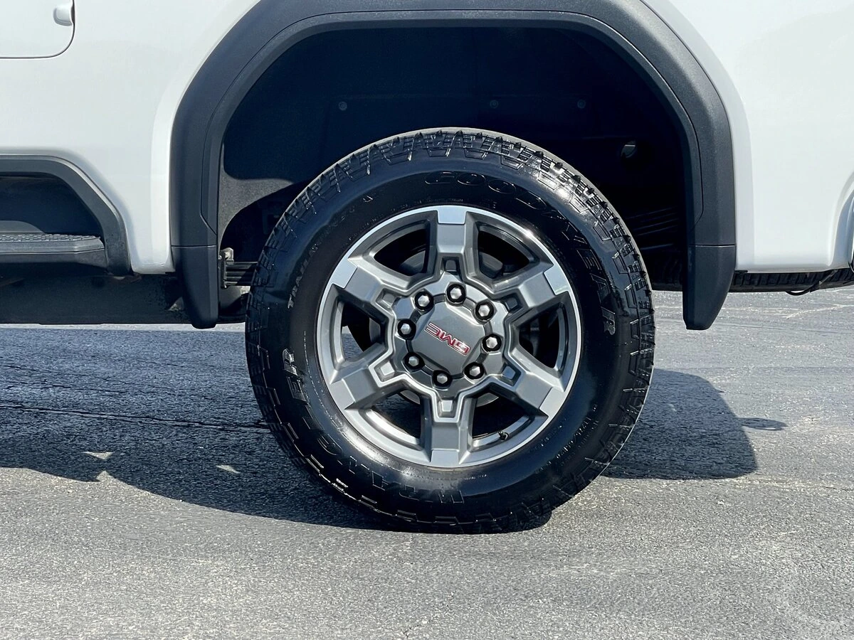 2025 GMC Sierra 2500HD SLT - Photo 10