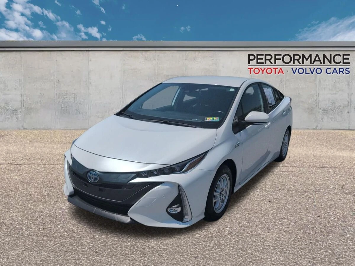 2022 Toyota Prius Prime Limited's photo