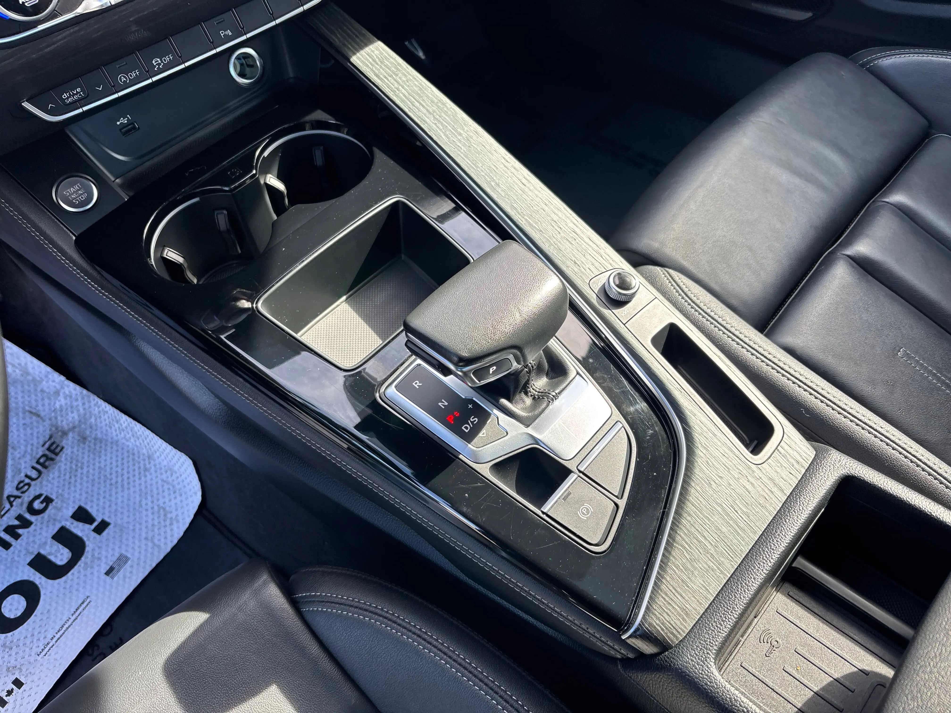 2023 Audi A4 S line Premium Plus 45 TFSI Quattro photo 6