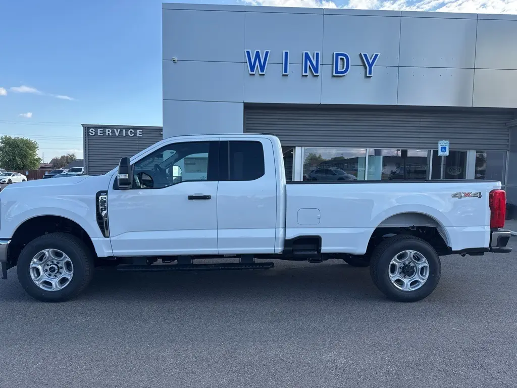 2026 Ford F-350 photo 8