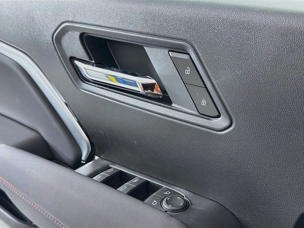 2026 Chevrolet Colorado Z71 - Photo 18