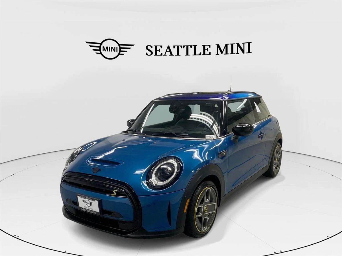 2024 MINI Hardtop Cooper SE's photo