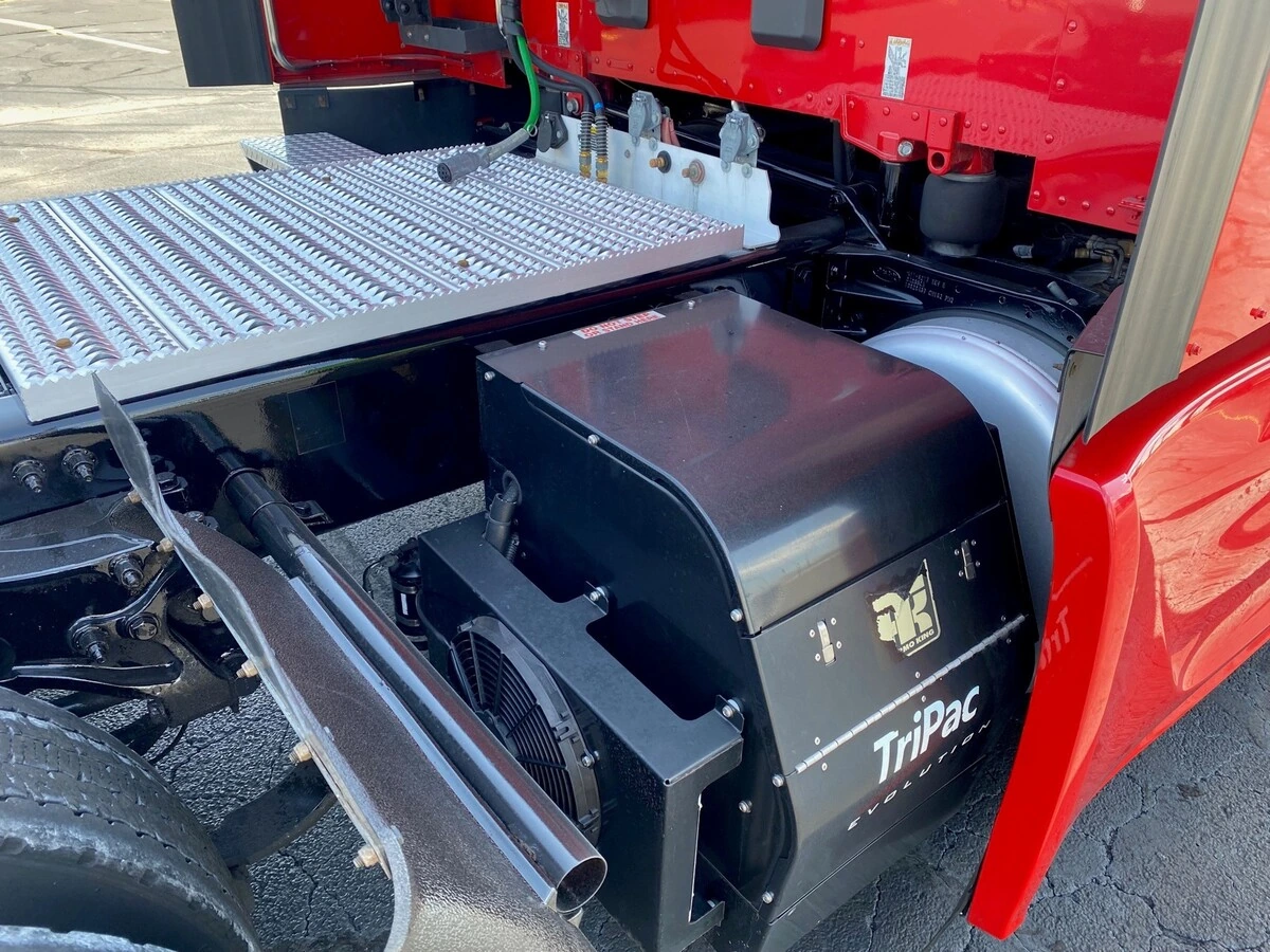 2023 Peterbilt 579 — photo 6