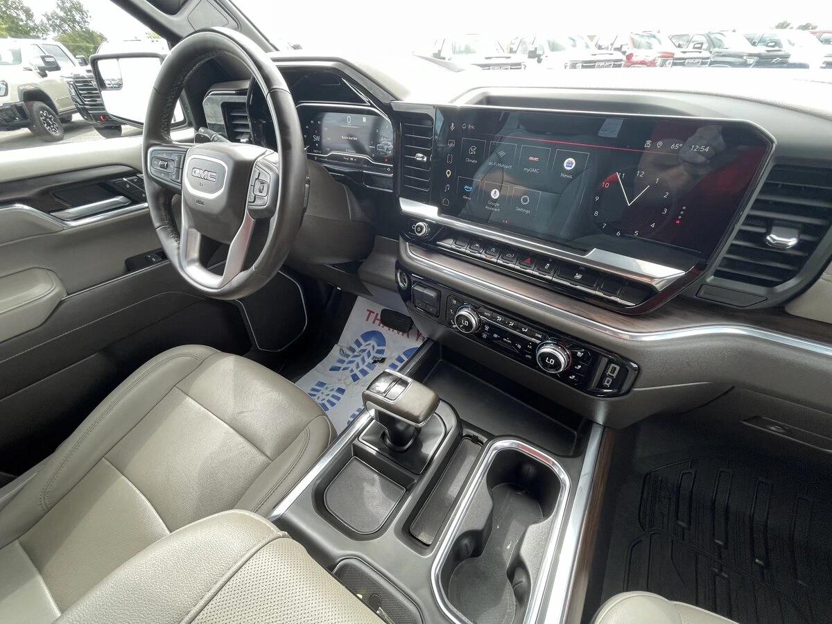 2023 GMC Sierra 1500 SLT - Photo 33