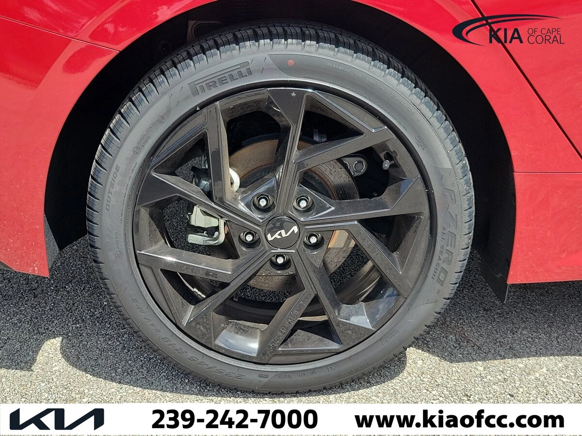 2026 Kia K5 GT-Line - Photo 9