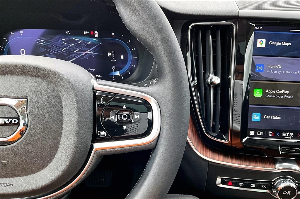 2023 Volvo - image 11