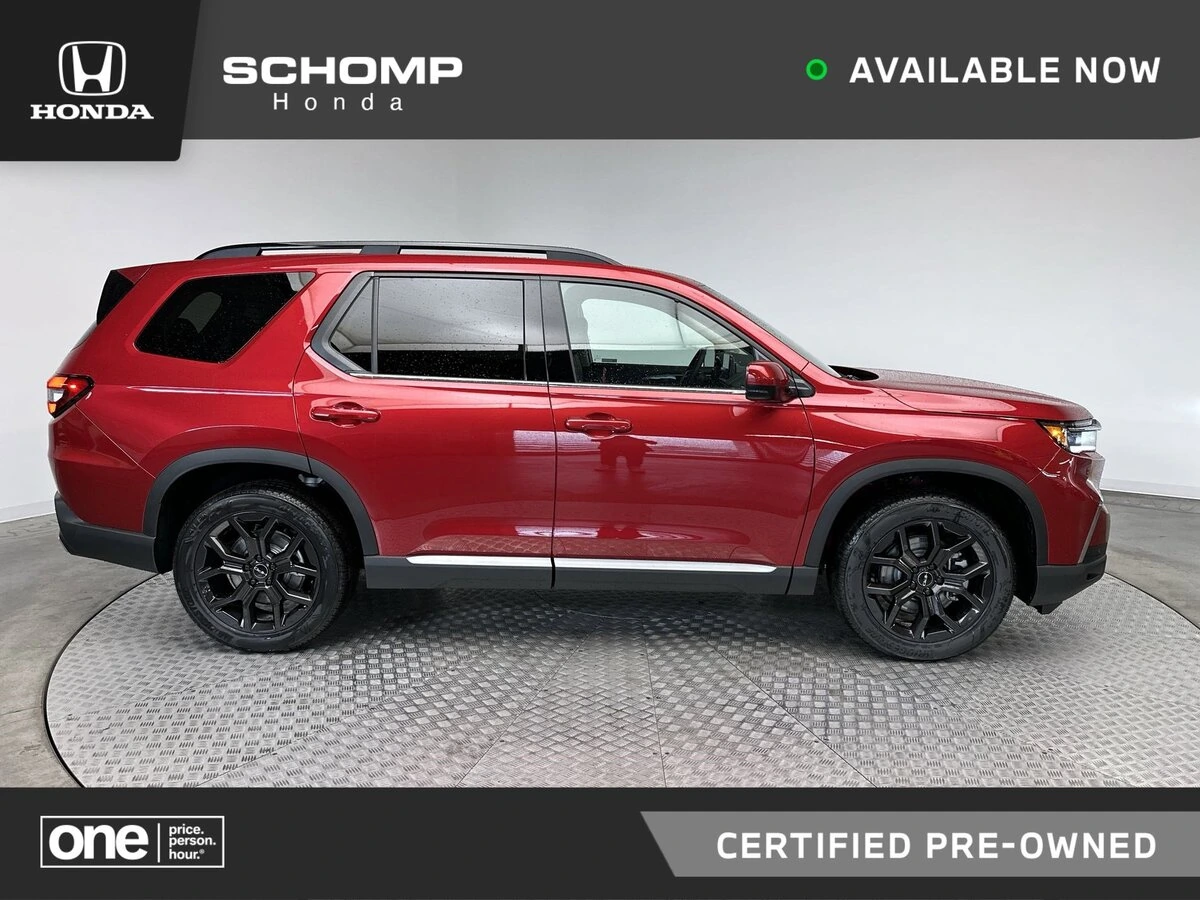 2025 Honda Pilot Touring AWD's photo