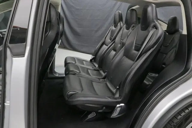 2016 Tesla Model X 90D photo 21