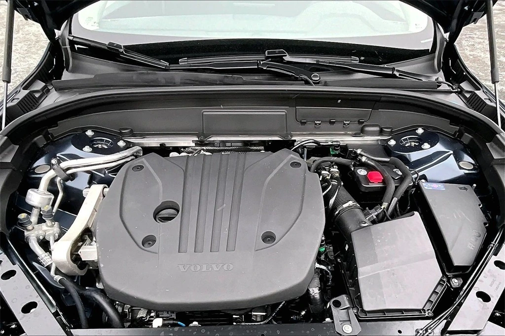 2026 Volvo - image 11