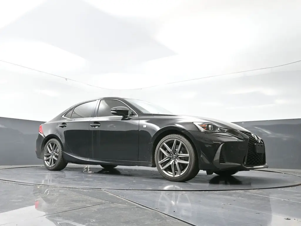 2017 Lexus IS 300 photo 19