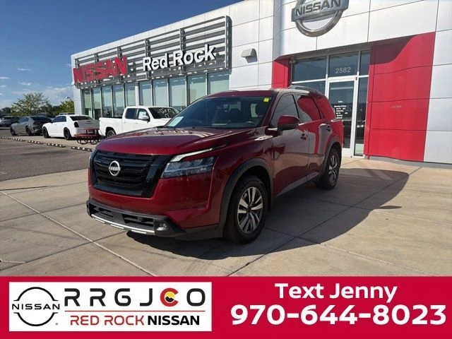2023 Nissan Pathfinder SL 4WD's photo