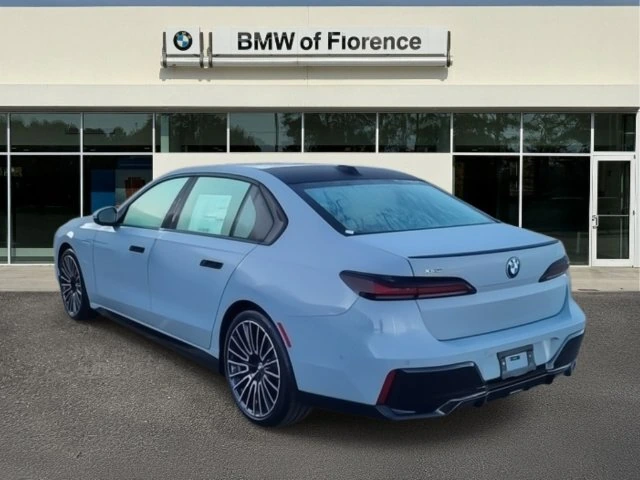 2026 BMW 7 Series 750e - Photo 6