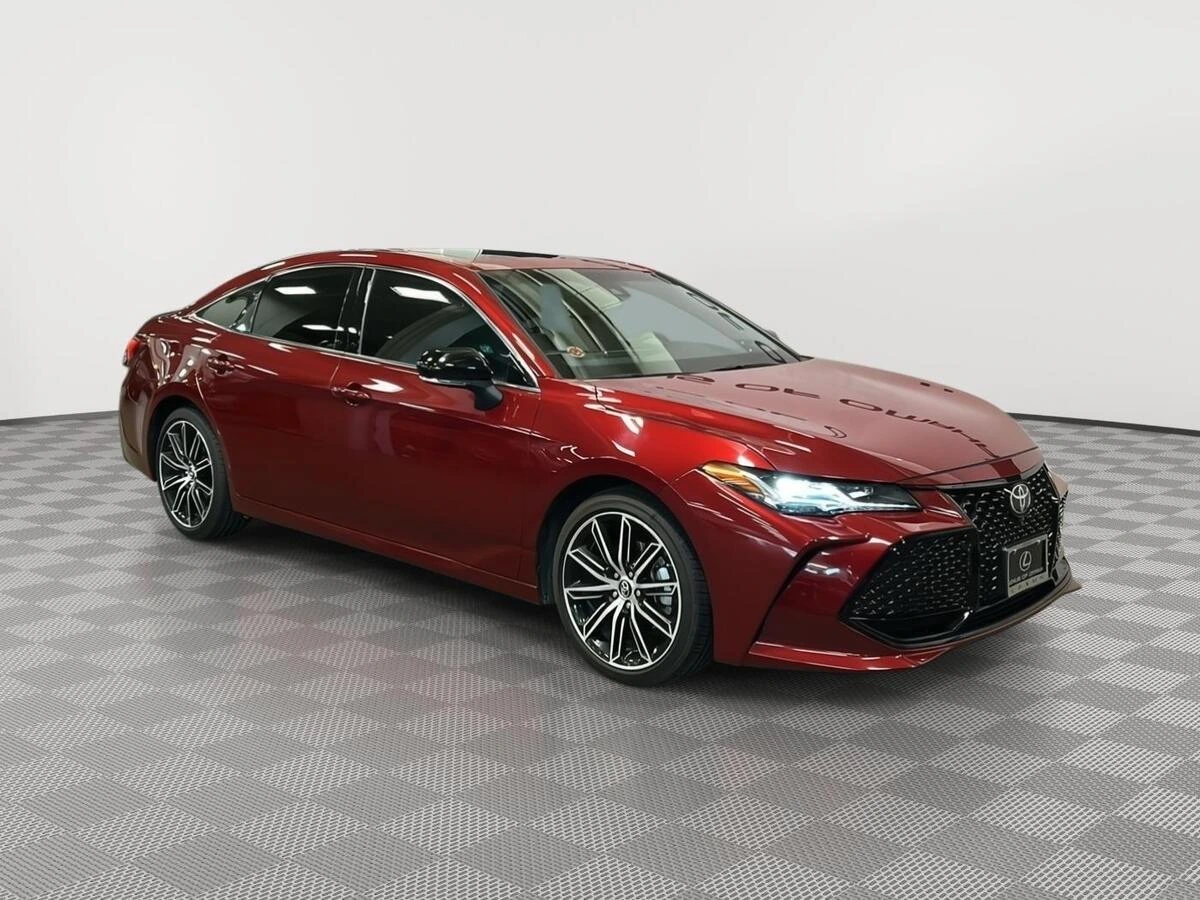 2019 Toyota Avalon Touring's photo