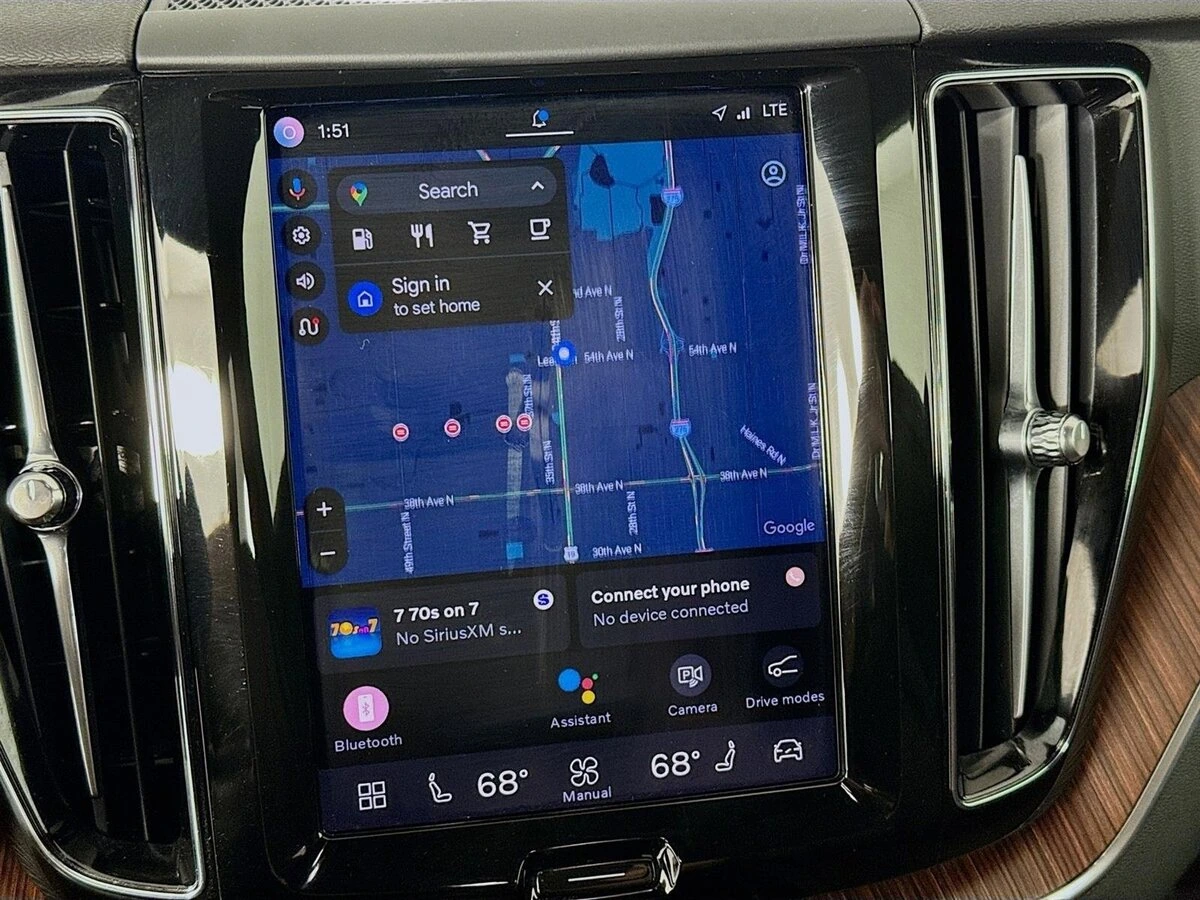 2023 Volvo - image 16