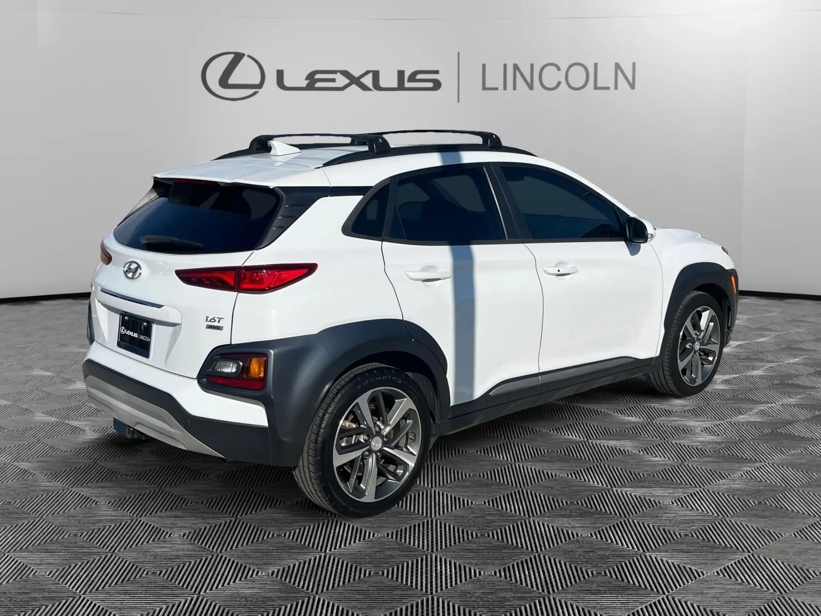 2020 Hyundai Kona Limited photo 2