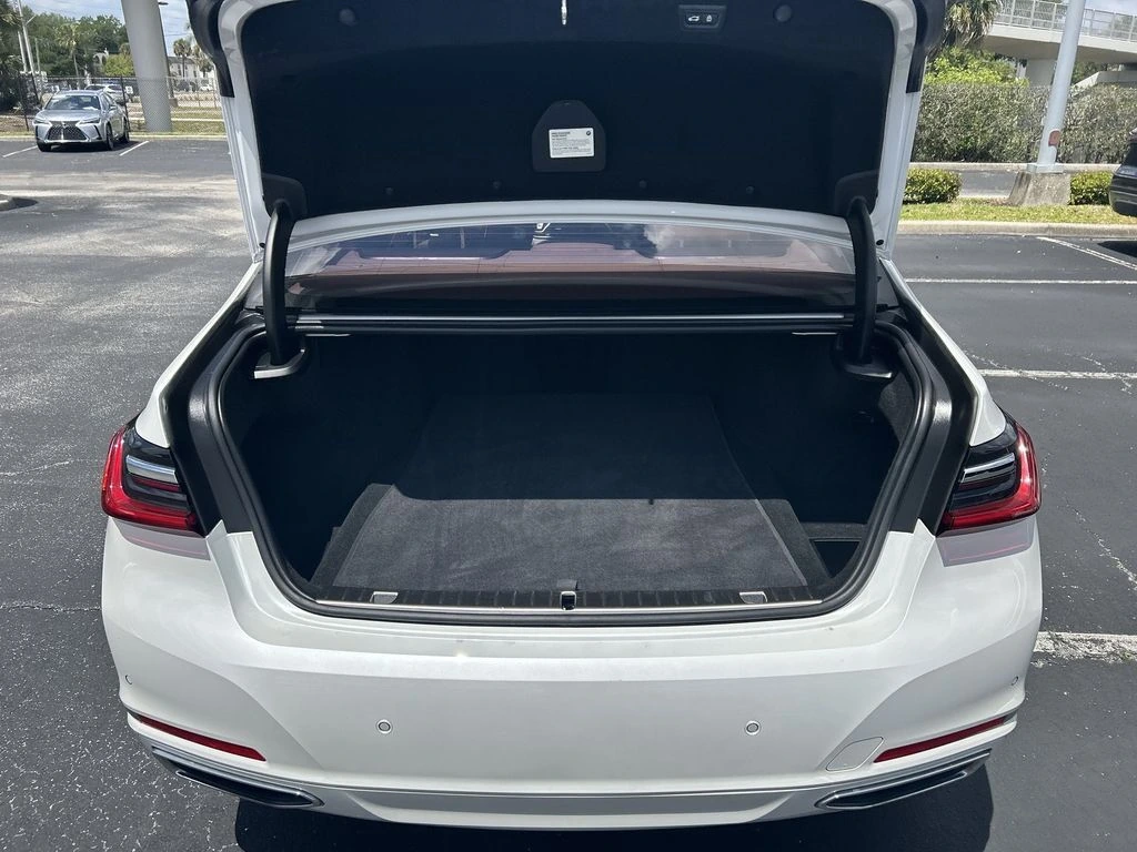 2022 BMW 7 Series 740i - Photo 14