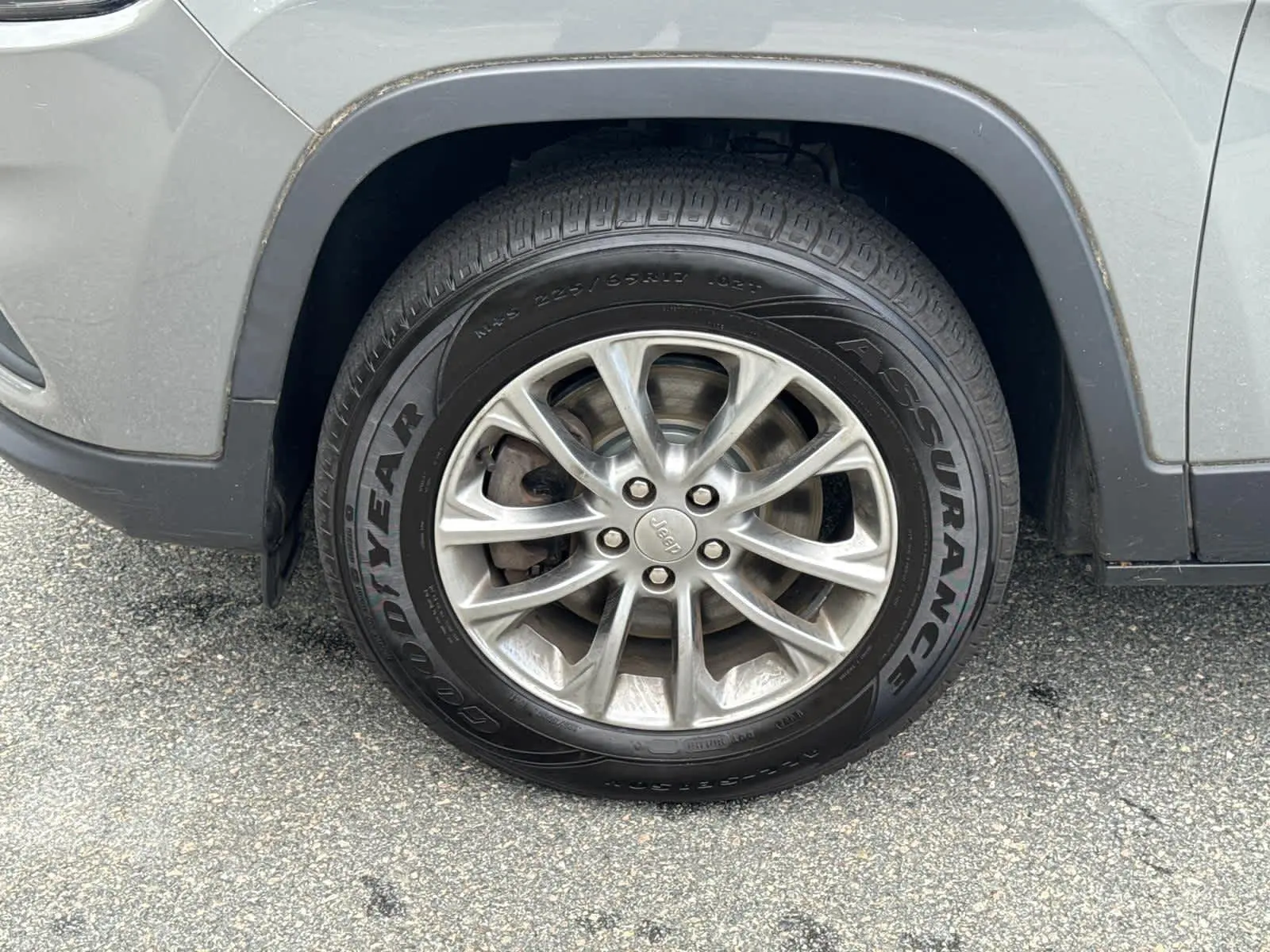 2020 Jeep Cherokee Latitude photo 10