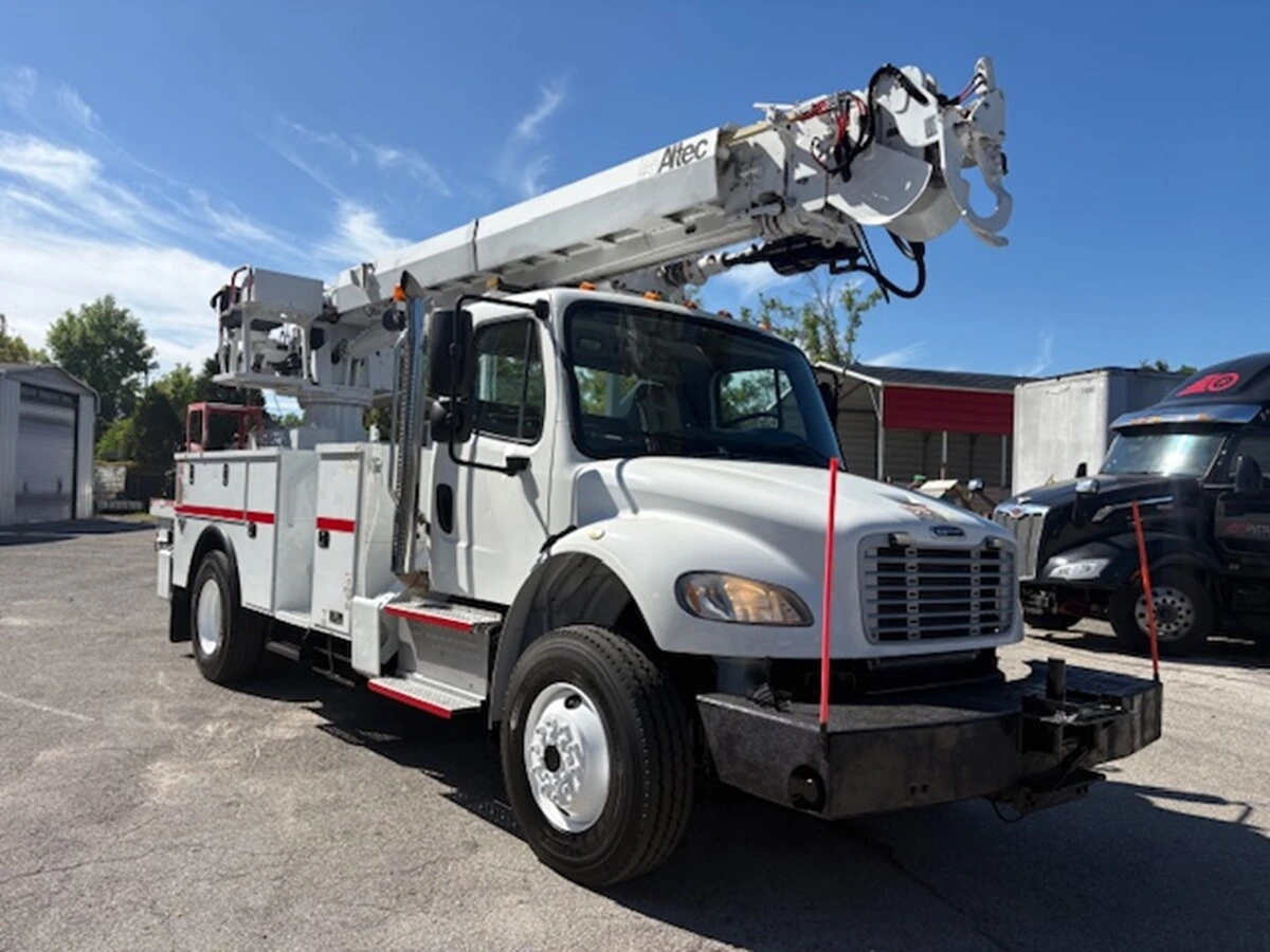 2018 Freightliner M2 106 — photo 8