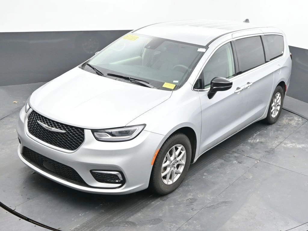2024 Chrysler Pacifica Touring L - Photo 39