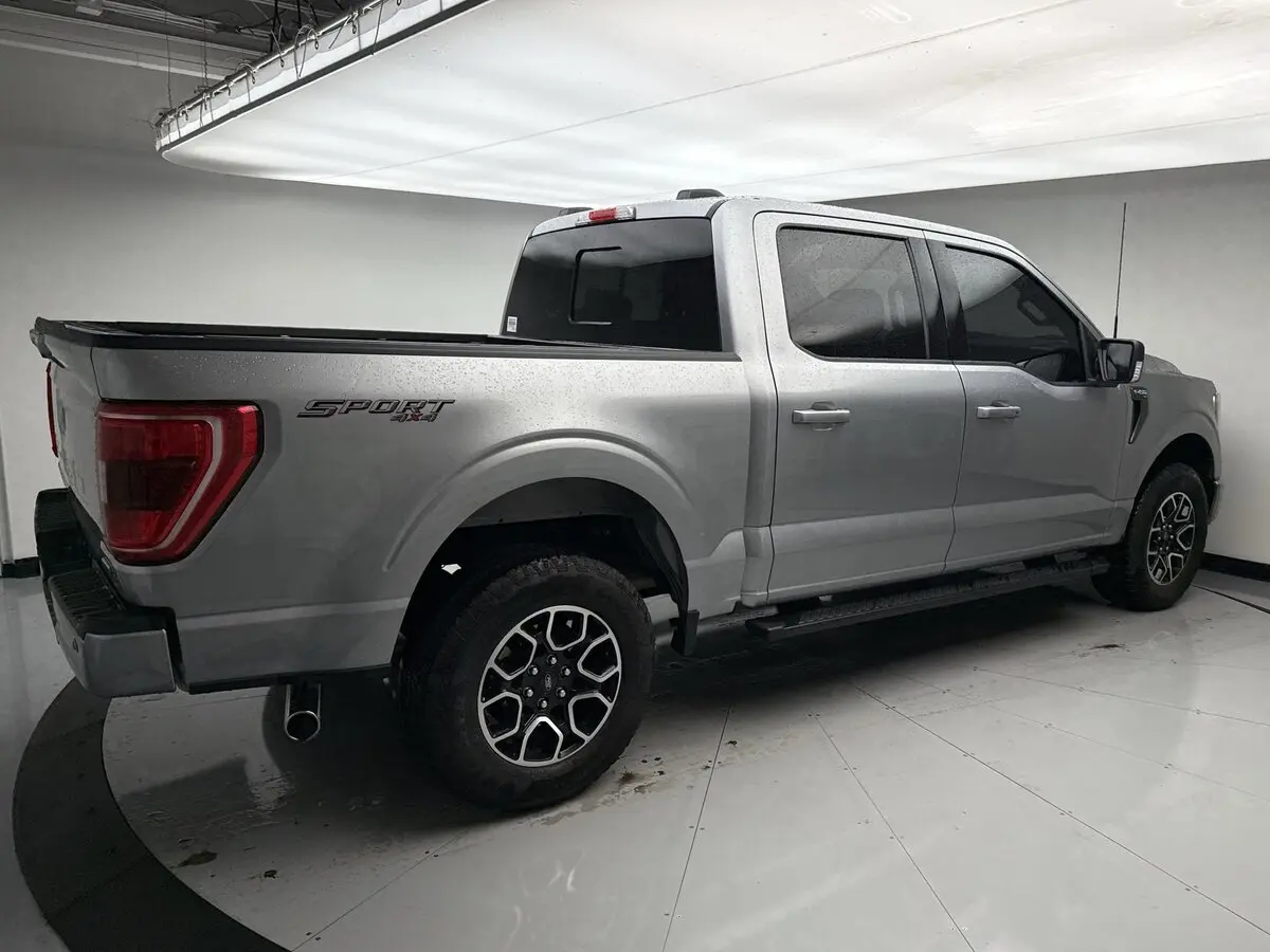 2023 Ford F-150 XLT photo 4
