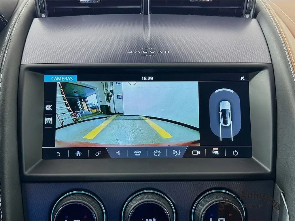 2021 Jaguar F-TYPE P300 photo 18
