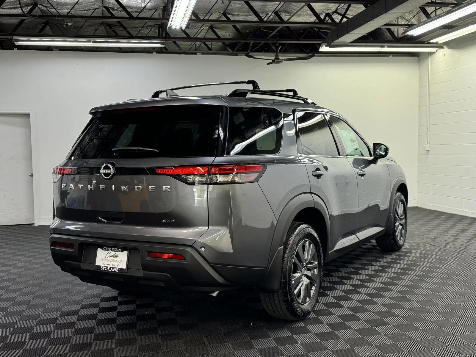 2025 Nissan Pathfinder SV photo 2