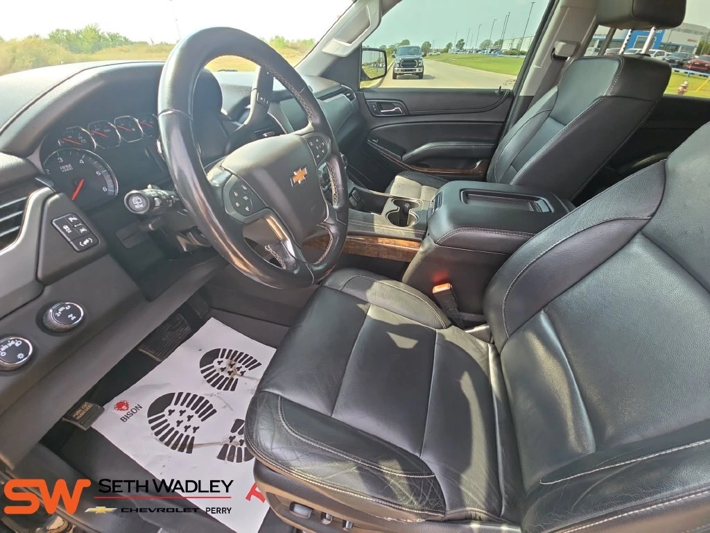 2019 Chevrolet Suburban LT - Photo 17