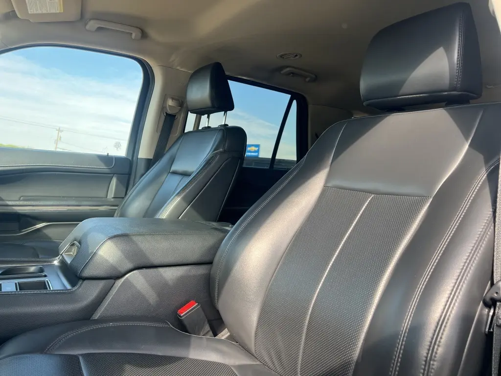 2023 Ford Expedition MAX XLT photo 14