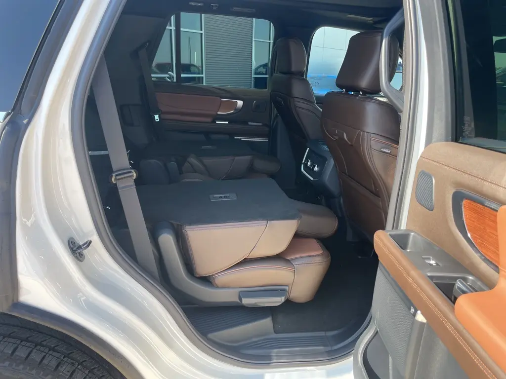 2025 Ford Expedition King Ranch photo 24
