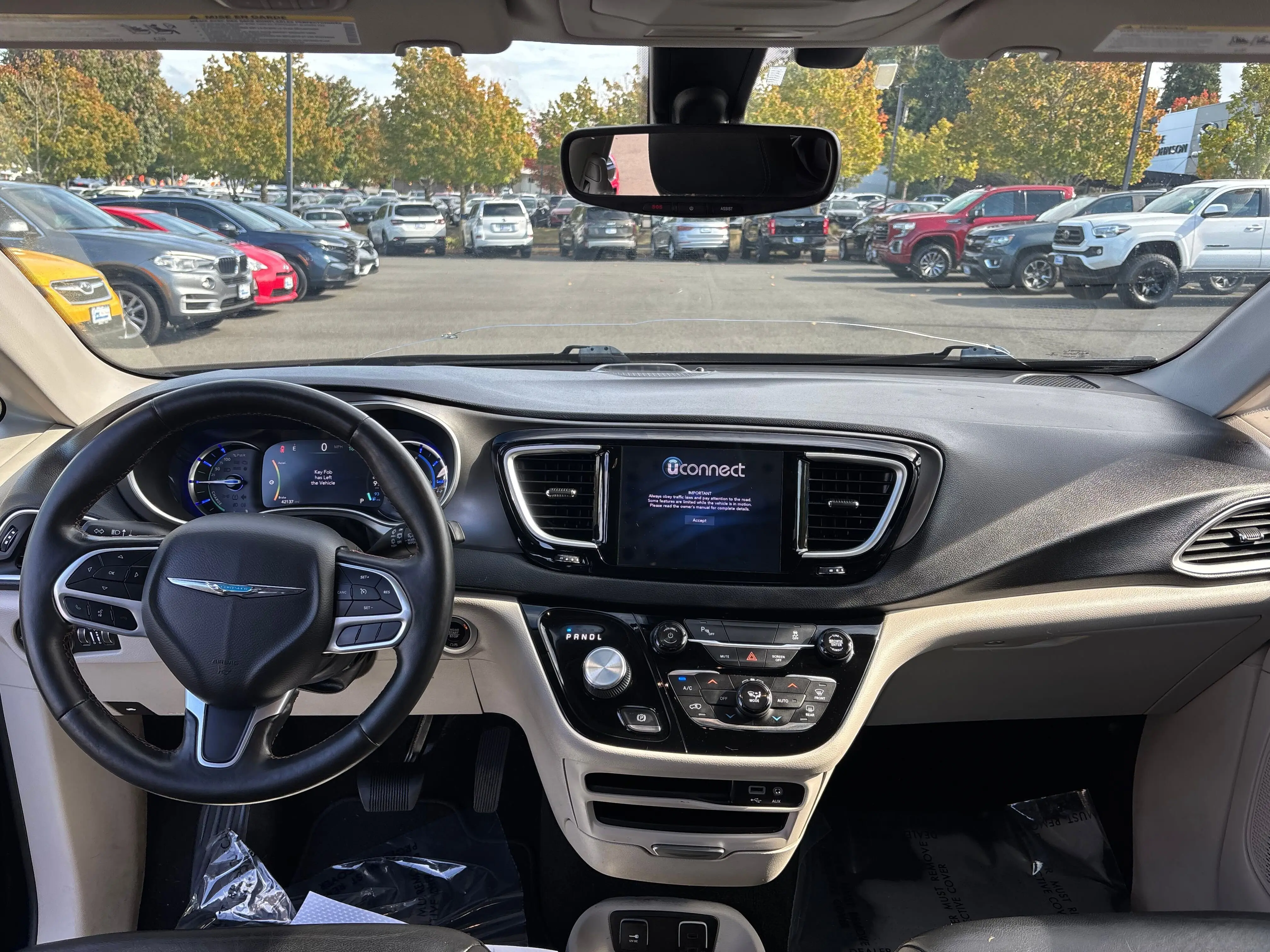 2020 Chrysler Pacifica Hybrid Touring L photo 2