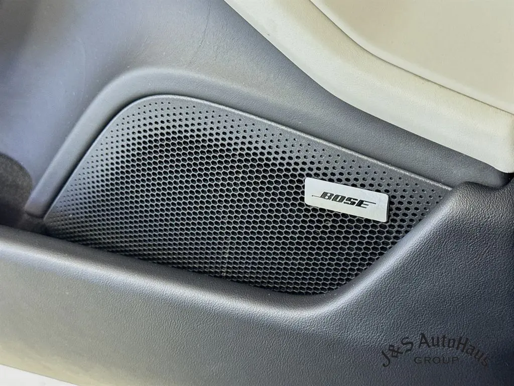 2021 Porsche Taycan Turbo photo 22
