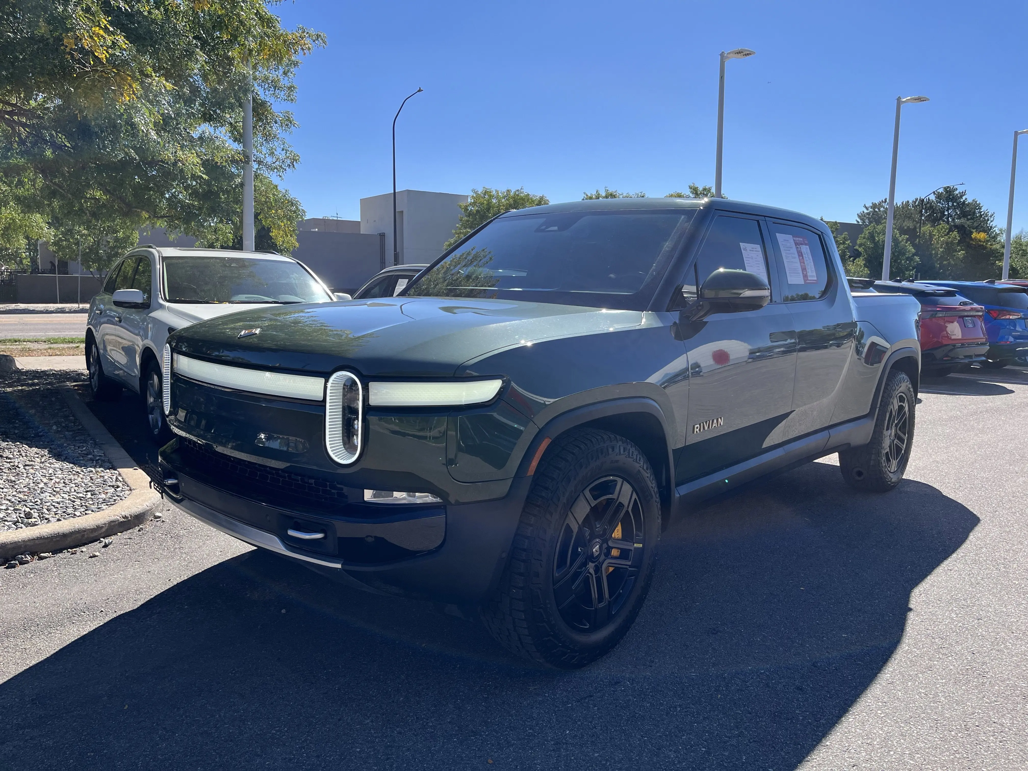 2022 Rivian R1T Adventure photo 3