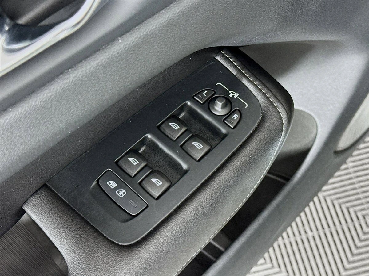 2023 Volvo - image 20