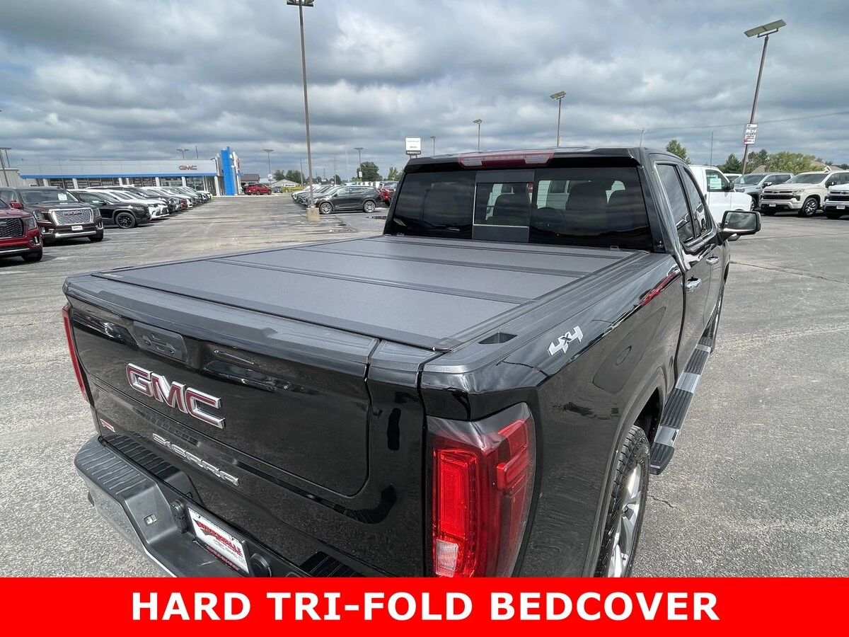 2023 GMC Sierra 1500 SLT - Photo 10