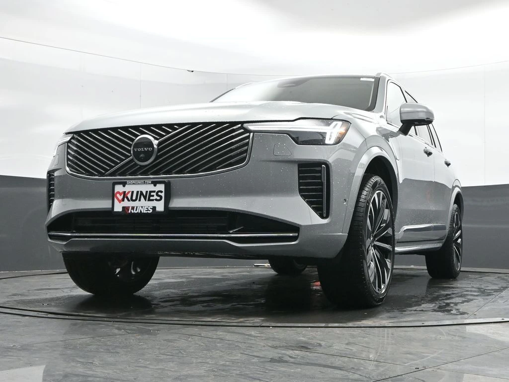 2026 Volvo - image 42