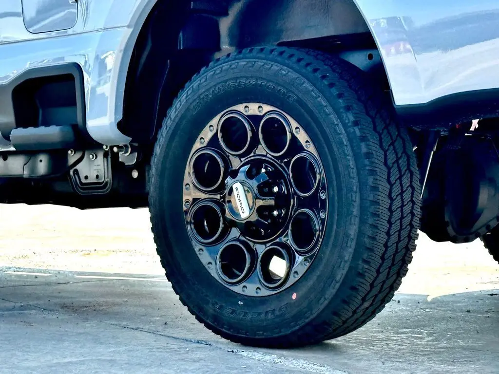 2025 Ford F-250 photo 14