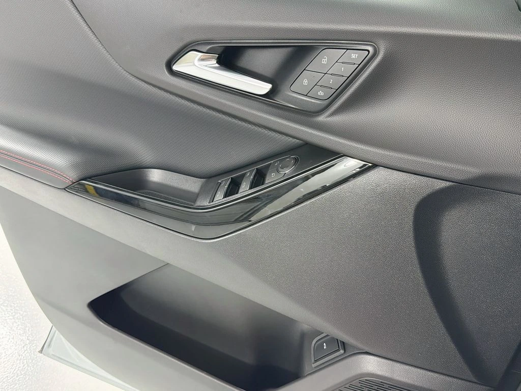 2027 Chevrolet Equinox RS - Photo 18
