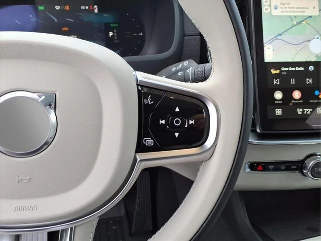 2026 Volvo - image 17