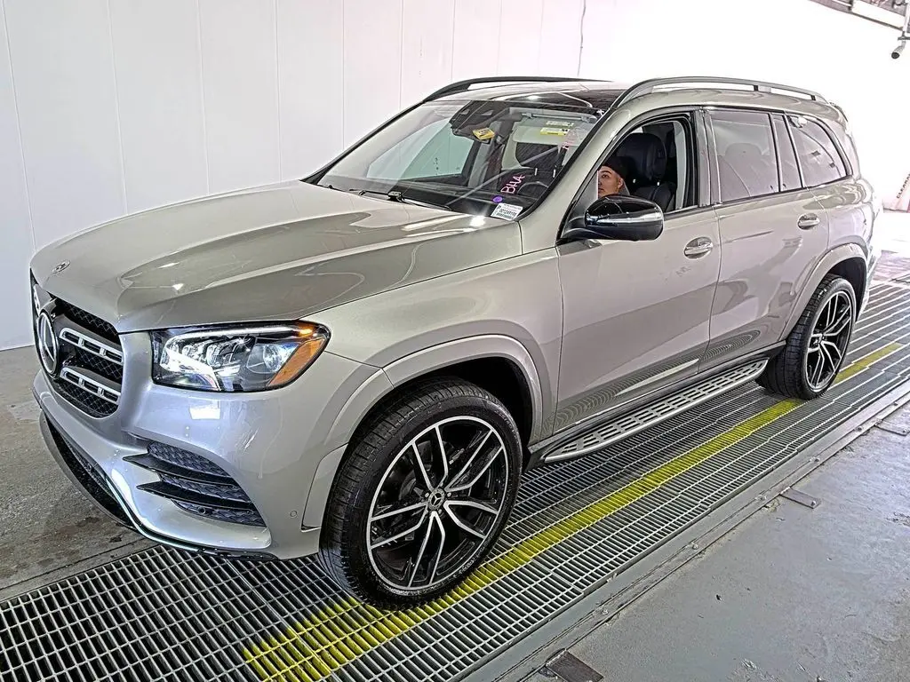 2023 Mercedes Benz GLS 580 4MATIC photo 2