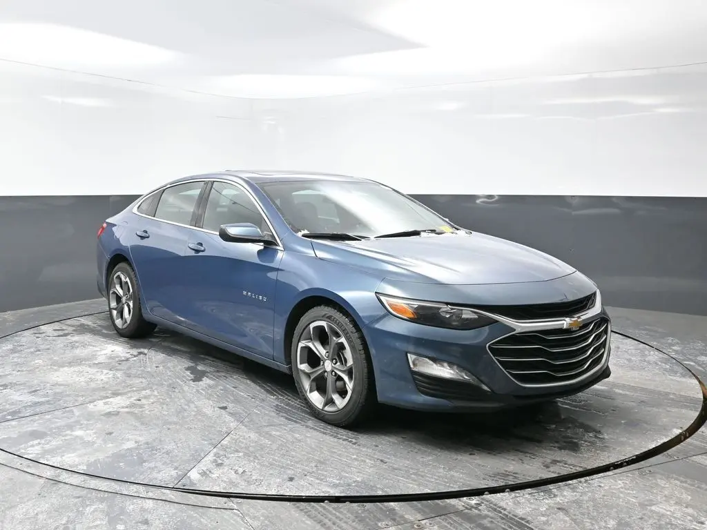 2024 Chevrolet Malibu 1LT photo 3