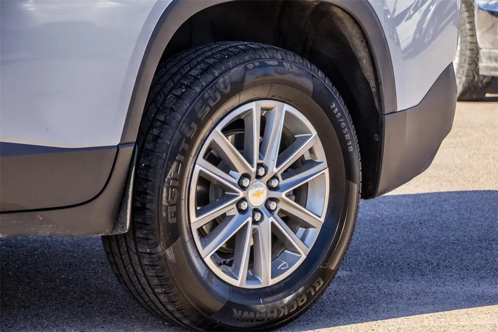 2023 Chevrolet Traverse 1LT photo 4