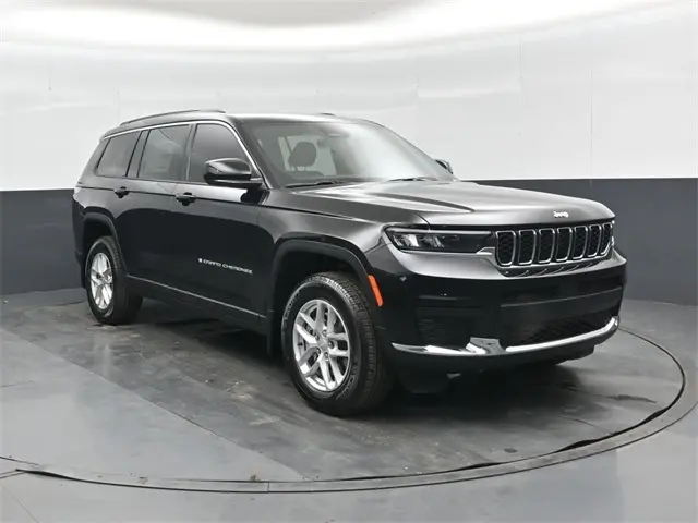 2025 Jeep Grand Cherokee L Laredo's photo