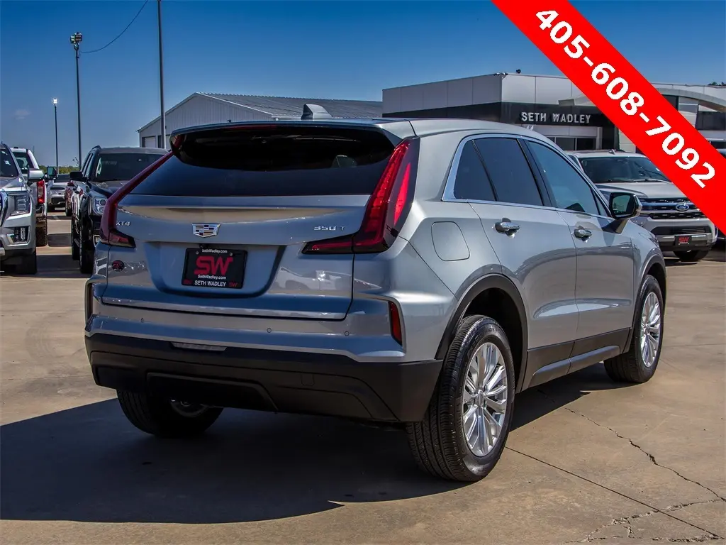 2024 Cadillac XT4 Luxury photo 8