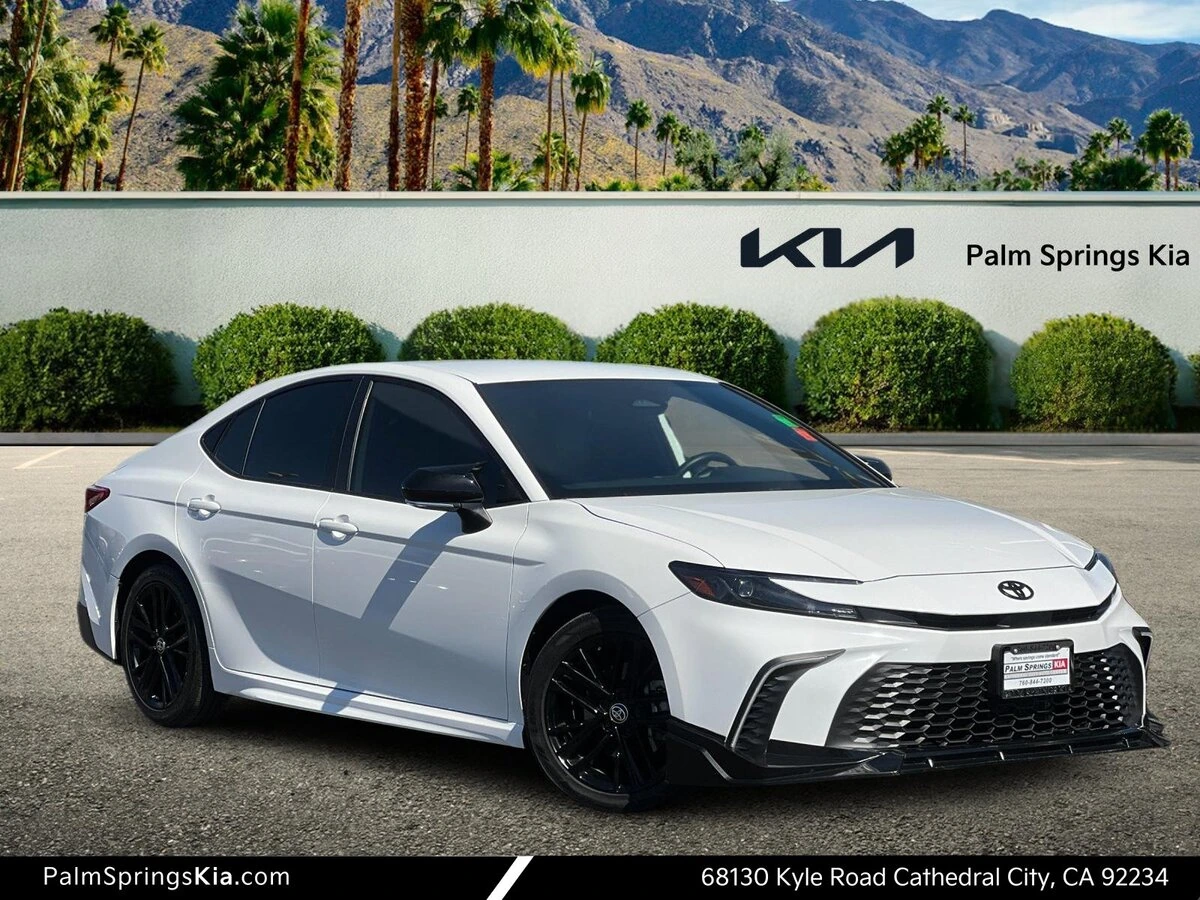 2025 Toyota Camry SE