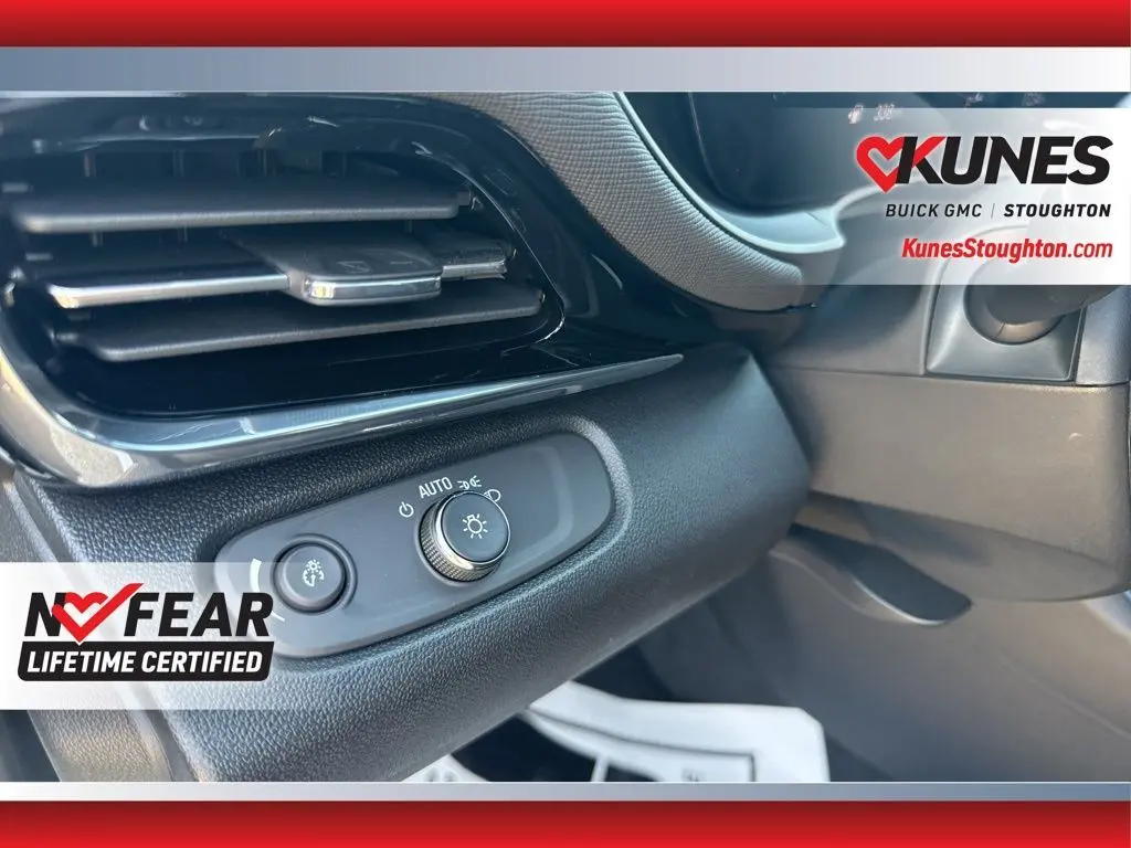 2024 Buick Envista ST photo 12