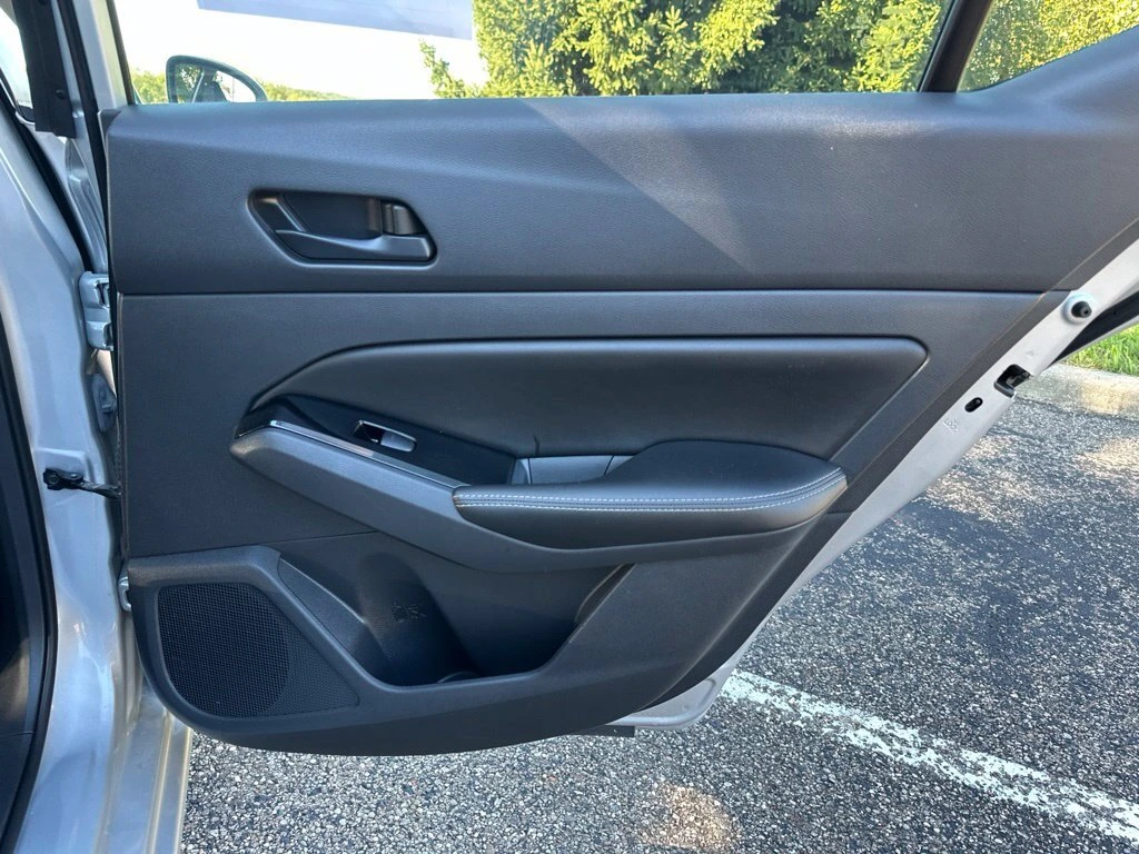 2023 Nissan Altima SV - Photo 30