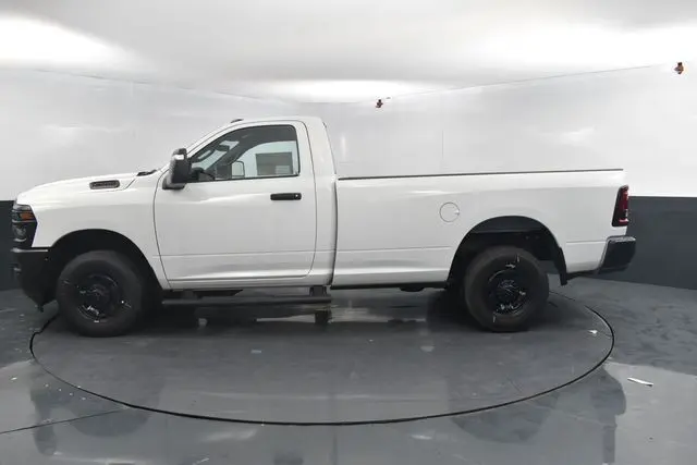 2025 Ram 2500 Tradesman photo 4