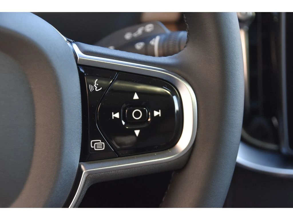 2026 Volvo - image 35