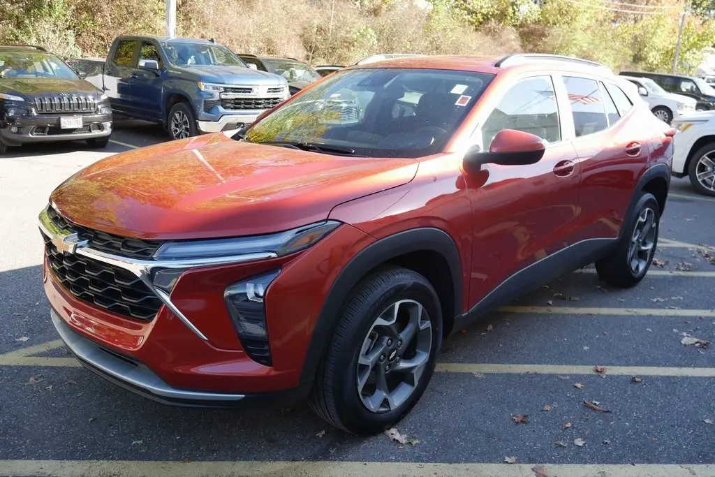 2024 Chevrolet Trax LT photo 4