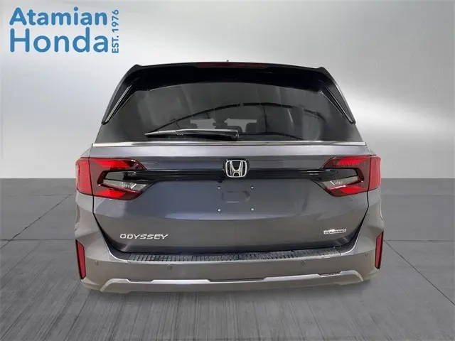 2026 Honda Odyssey Touring photo 4